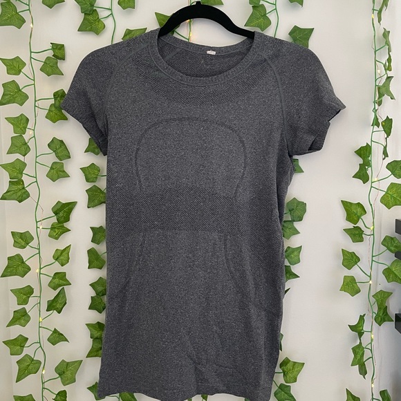 Lululemon Swiftly Tech Tee - Picture 1 of 2